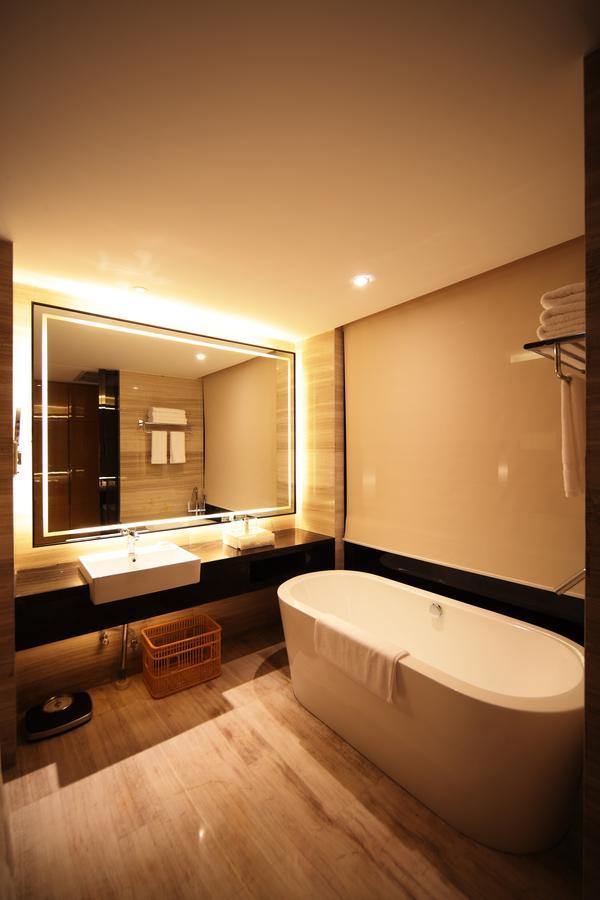 Shenglong Jianguo Hotel Haiyang Haiyang  Экстерьер фото
